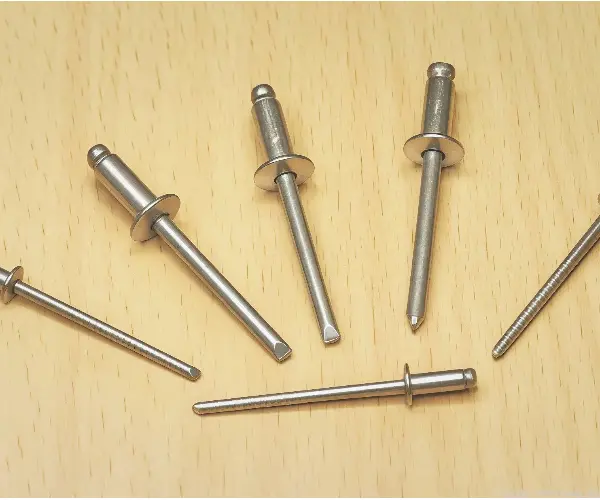 抽芯铆钉