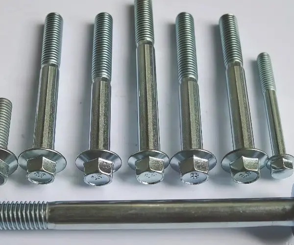 普通螺栓